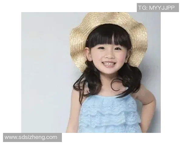 足球明星发型灵感扎辫女孩展现青春活力与个性魅力的时尚选择